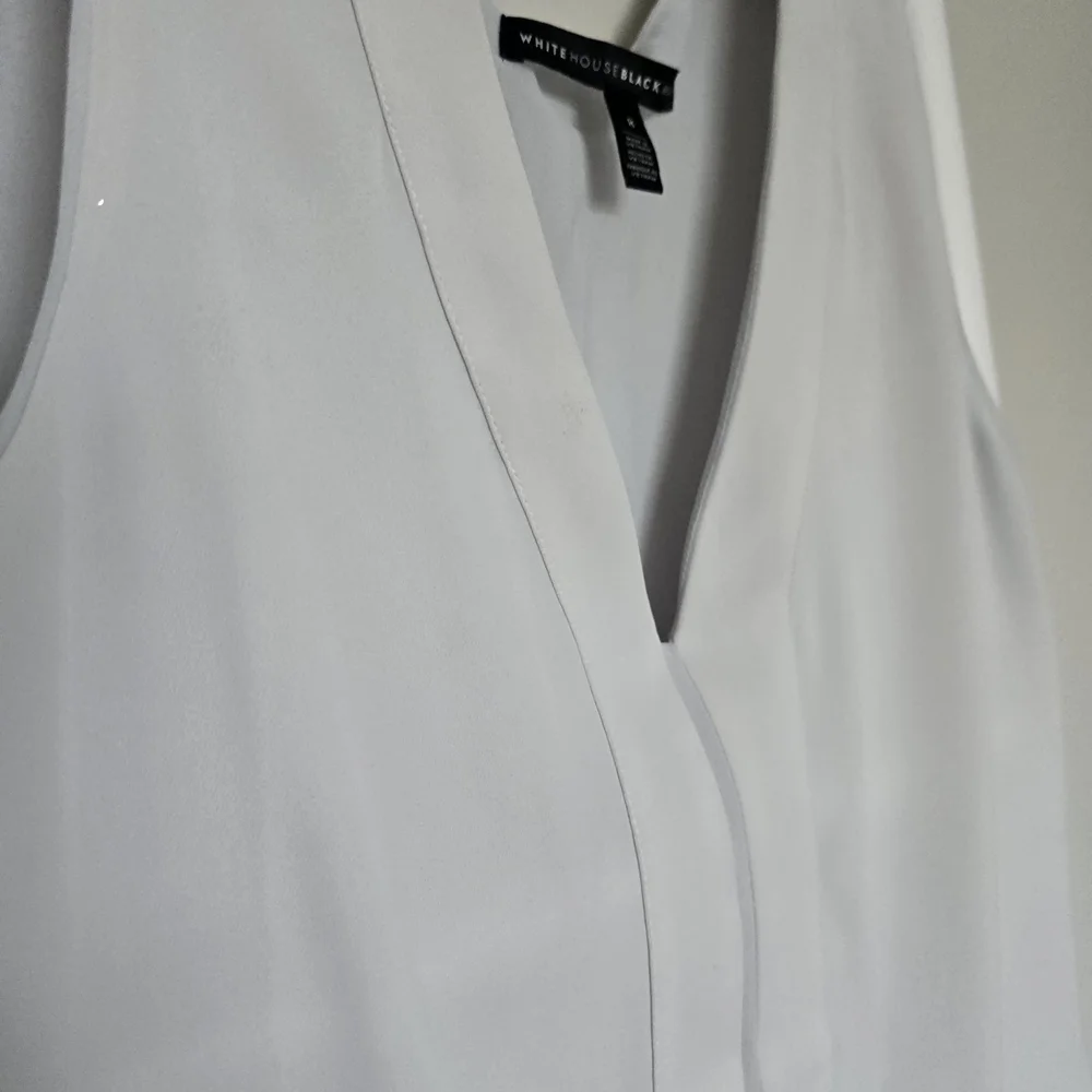 White House Black Market Light Gray Sleeveless Blouse - Picture 7 of 7